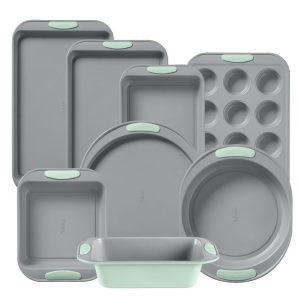 Pyrex? Metal Bakeware 8-Piece Set in Sage